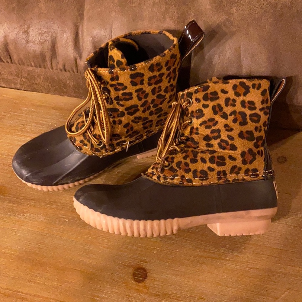 Girls leopard rain booties